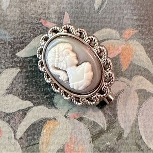 Vintage Petite Gray Cameo Brooch/Pin Mid Century Modern Silver Tone